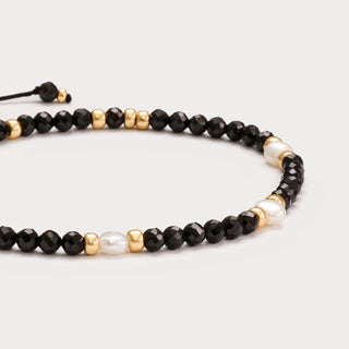 Petite-Schutz & Eleganz – Schwarzer Turmalin-Süßwasserperlen-Armband