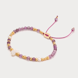 Petite-Transformation & Eleganz – Amethyst-Süßwasserperlen-Armband mit Perlmutt-Schmetterling