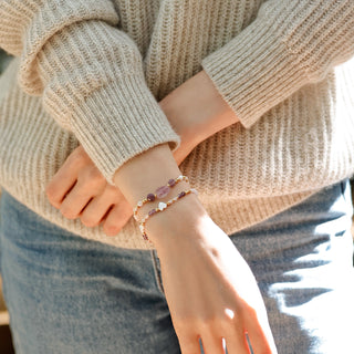 Petite-Harmonie & Herzöffnung – Armband mit Roh-Amethyst, Rosenquarz und Süßwasserperlen