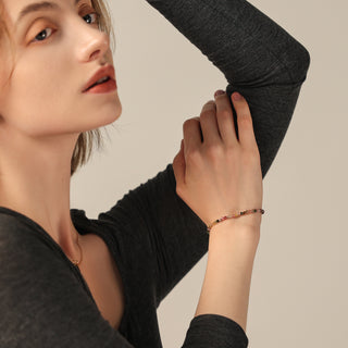 Whisper-Filigrane Eleganz – Regenbogen-Turmalin Armband