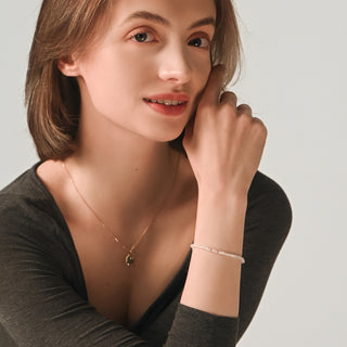 Whisper-Zarte Strahlen – Das Mini-Mondstein-Armband